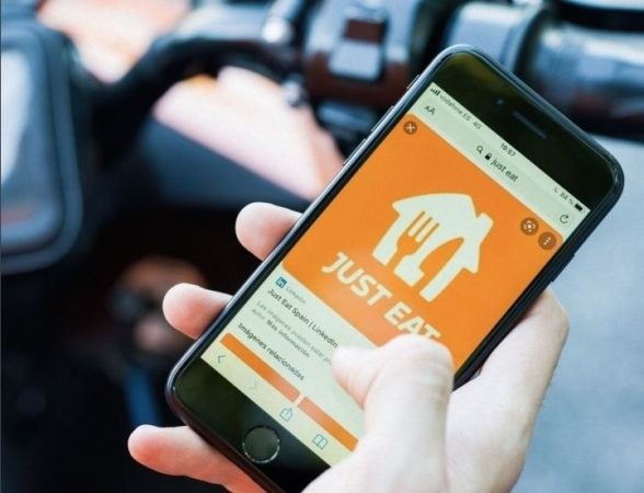 Uber Eats, Deliveroo y Just Eat concentran el 3,7% de las visitas de restauración 3 Merca2.es EuropaPress 4961771 aplicacion just eat 1 Merca2.es