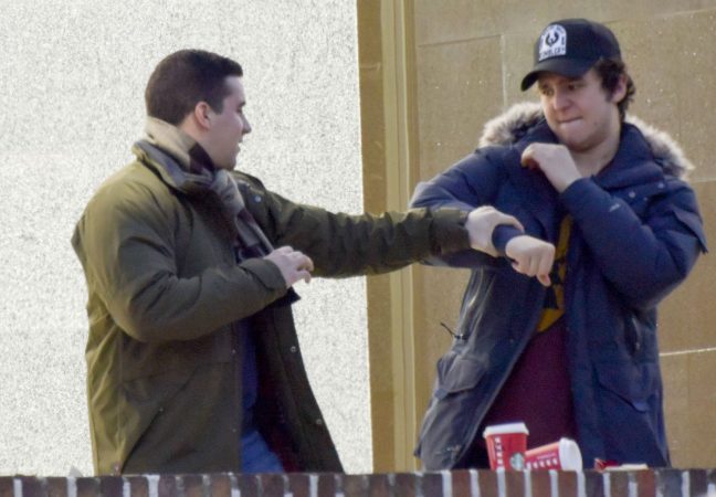 Lo que reciben en promedio los jóvenes españoles para ‘fiestas’