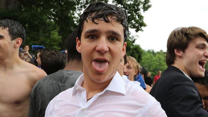 Todavía es un adolescente