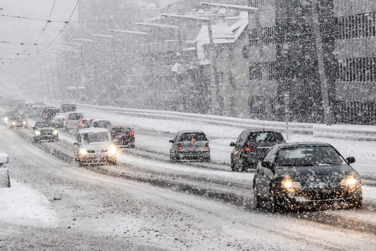 DGT: esto es lo que tienes que hacer si te pilla el temporal en la carretera