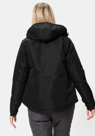 La chaqueta de Carrefour tiene efecto waterproof.