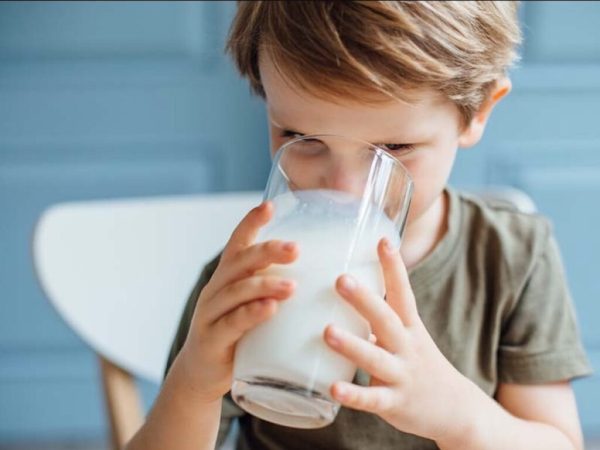 Los beneficios de tomar leche