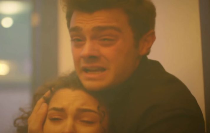 Ömer y Asiye se ven rodeados por el fuego en Hermanos