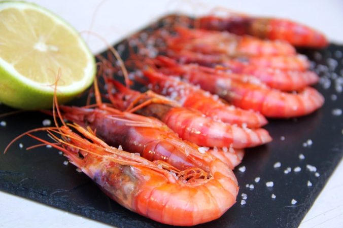 Prepara las gambas rojas y el calamar Merca2.es