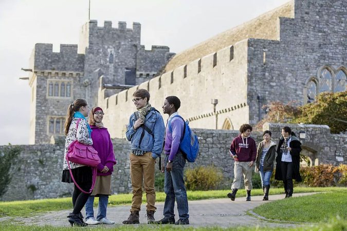 ¿Cuáles son las metas educativas del Atlantic College?