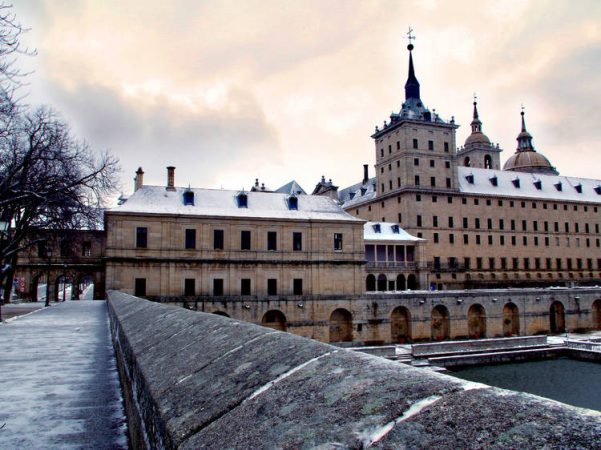 San Lorenzo de El Escorial en la Sierra de Madrid