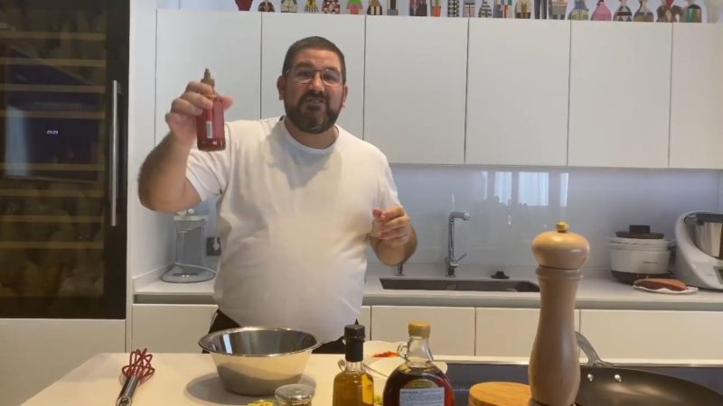 Sriracha para darle un toque picante a la Big Mac