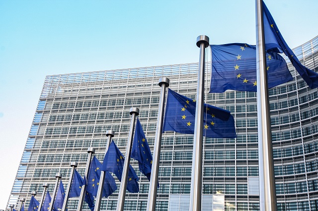 La UE confirma a Francia que no se prohibirá la pesca de arrastre en las zonas marinas protegidas