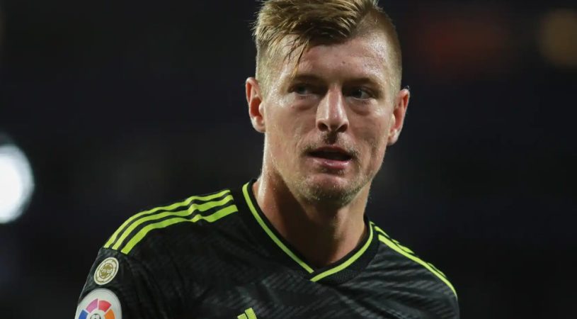 Kroos volvió a dejar en el aire su renovación