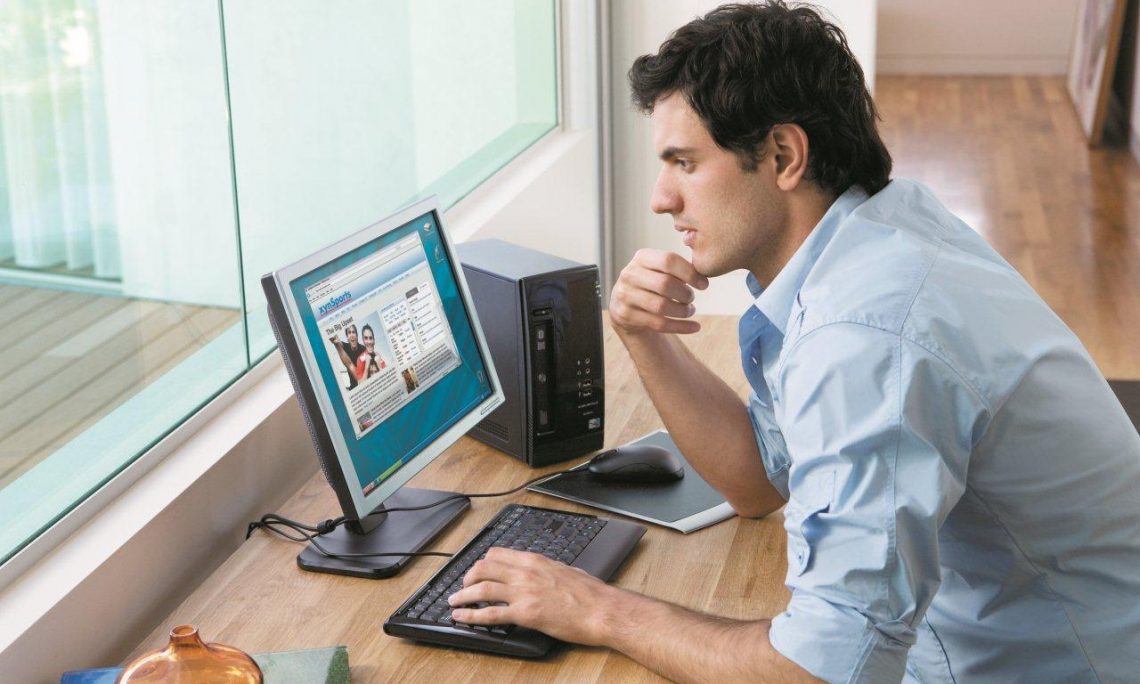 El mercado laboral estadounidense se acelera en marzo tras crear 303.000 empleos y reducirse el paro al 3,8% El mercado laboral estadounidense se acelera en marzo tras crear 303.000 empleos y reducirse el paro al 3,8%