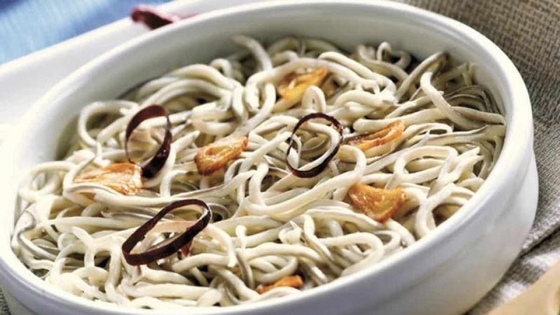 Así puedes hacer unas gulas al ajillo en solo 3 minutos de matrícula 24 Merca2.es Características de la receta de gulas al ajillo