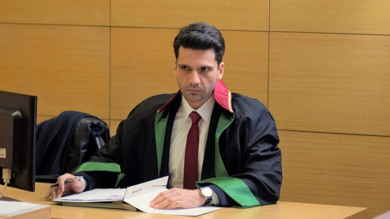 Ilgaz recibe su primer cliente en Secretos de Familia