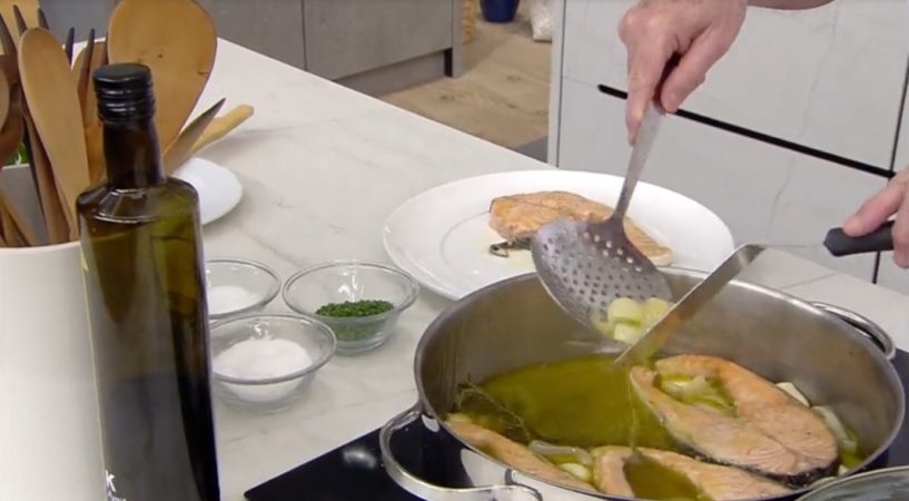 Cocina un increíble salmón de la mano de Karlos Arguiñano 16 Merca2.es Así se hace el salmón en escabeche con brócoli