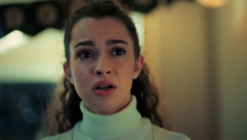 Asiye se enfrenta a Akif y Süzan