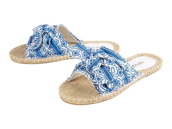 Chancletas con lazo y flecos