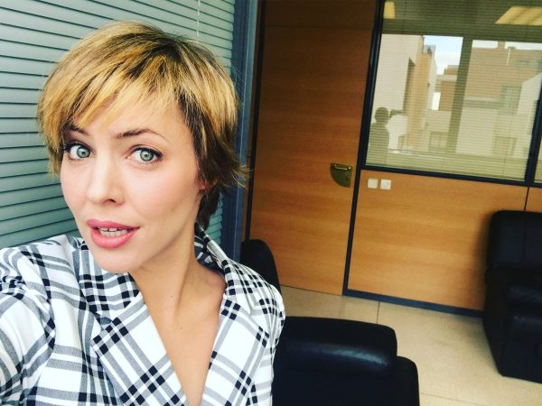 La actriz Lara de Miguel comparte una foto junto a sus antiguos Compañeros de la serie