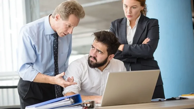 Detectando el acoso laboral a traves del trabajo excesivo sin compensacion Merca2.es