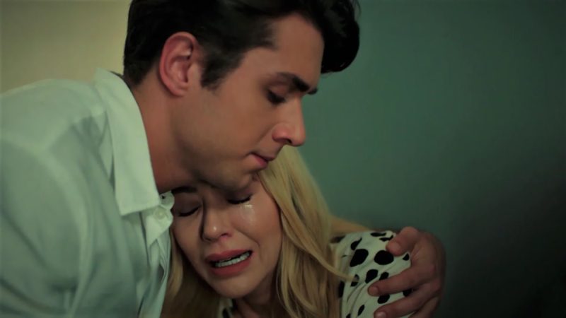 Doruk consuela a Nebahat