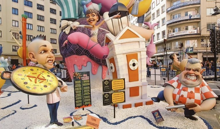 Cristina Pedroche y su embarazo: así es cómo está pasando los primeros meses 61 Merca2.es Figura de Fallas dedicada a Cristina Pedroche