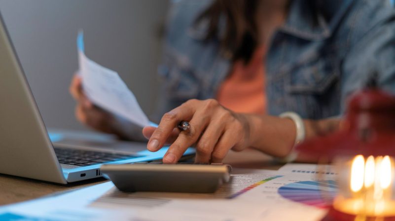 ¿La base de ahorro se forma por?