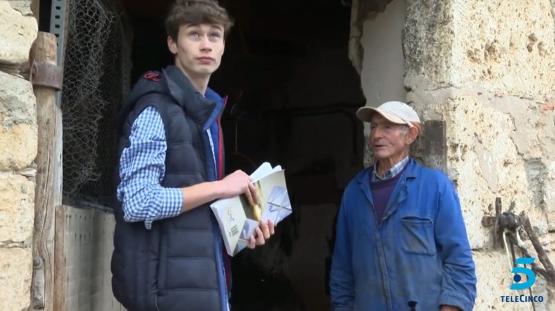 Jorge Rey escudrina las nubes en su pueblo Merca2.es