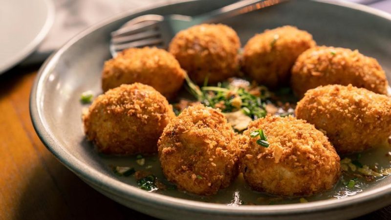 José Andrés tiene el secreto para que tus croquetas queden melosas y crujientes 2 Merca2.es Ingredientes de las croquetas de pollo y jamón de José Andrés