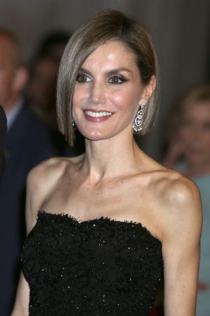 La Reina Dona Letizia con sus pendientes de Chanel Merca2.es