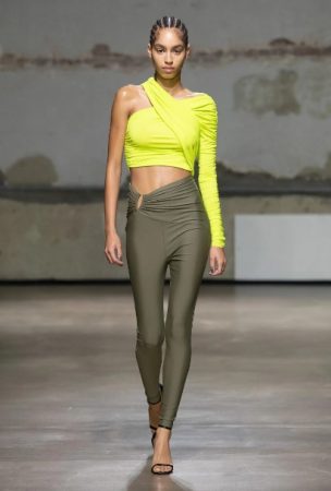 ¿Cuáles son las blusas de moda en Primavera-Verano 2023?