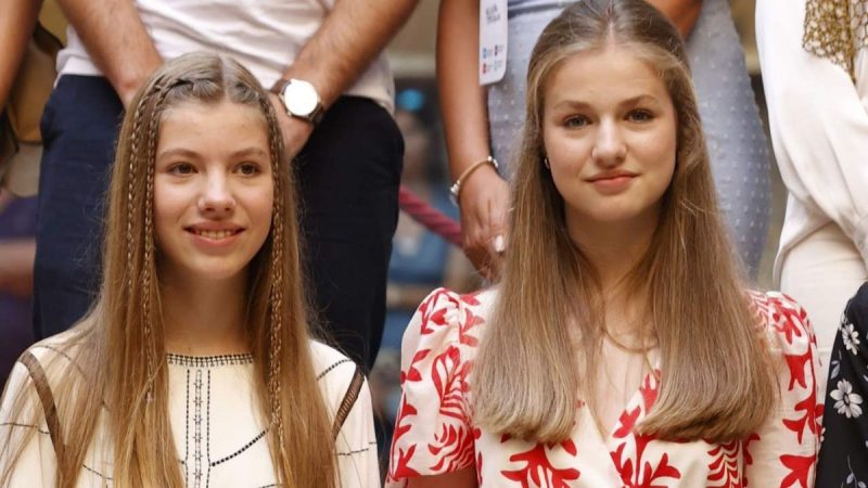 La decisión de Leonor sobre Sofía que no ha gustado nada a la reina Letizia 79 Merca2.es La reina Letizia tomando precauciones ante sus hijas