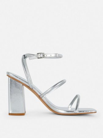 Sandalias plateadas con tiras de Primark