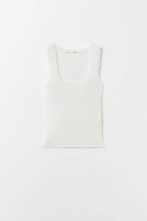 Top Detalle Calado de Stradivarius