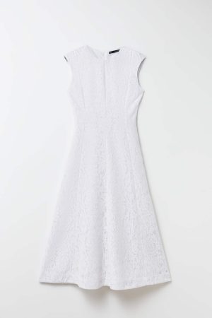 Vestido Midi Encaje de Stradivarius