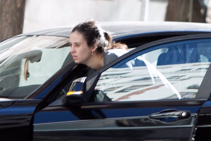 Victoria Federica en su vehículo