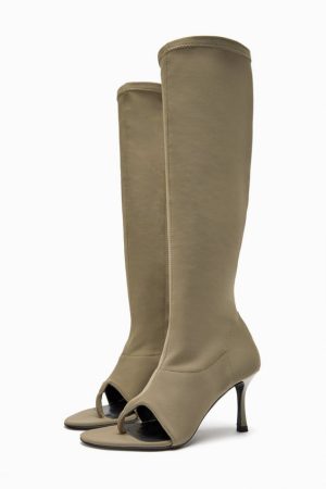 Bota abierta neopreno tacón de Zara