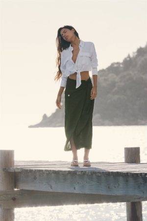 En esta temporada uno de tus imprescindibles debe ser esta falda de lino