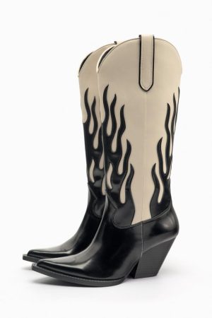 Bota xl tacón medio, exclusivo de Zara