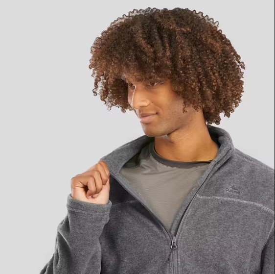 La chaqueta de Decathlon para la montaña que puedes usar a diario