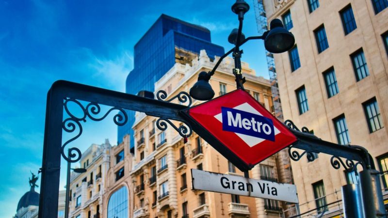 Colarse en el metro es una falta sancionable