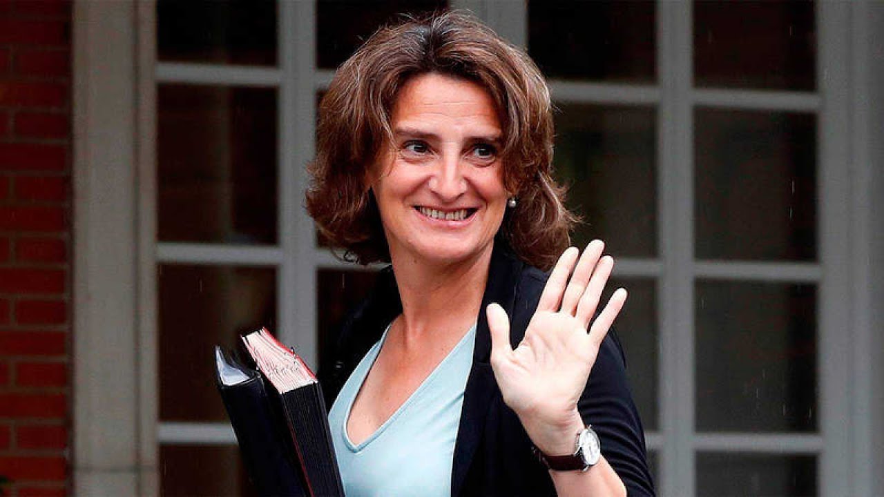 El lobby que pagan Bill Gates y los Rockefeller y tiene barra libre con la vicepresidenta Ribera