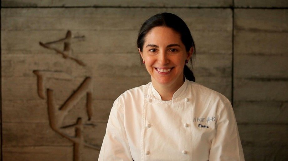 Elena Arzak y su receta de salmón con ajo blanco y cítricos