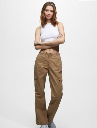 La primavera llega a Pull&Bear con este vestido irresistible por 15 euros 22 Merca2.es screenshot www.pullandbear.com 2023.03.22 17 48 53 Merca2.es