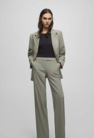 La primavera llega a Pull&Bear con este vestido irresistible por 15 euros 27 Merca2.es screenshot www.pullandbear.com 2023.03.22 17 53 32 Merca2.es