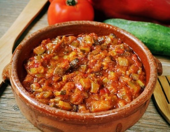 Así puedes hacer una receta tradicional y sana con tomate y ajo en pocos pasos 28 Merca2.es 913 c Merca2.es