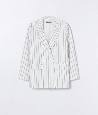 Lefties tiene los blazers perfectos para lucir impecable esta primavera 63 Merca2.es Captura de pantalla 2023 04 14 a las 9.01.05 Merca2.es