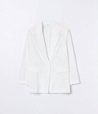 Lefties tiene los blazers perfectos para lucir impecable esta primavera 68 Merca2.es Captura de pantalla 2023 04 14 a las 9.06.59 Merca2.es