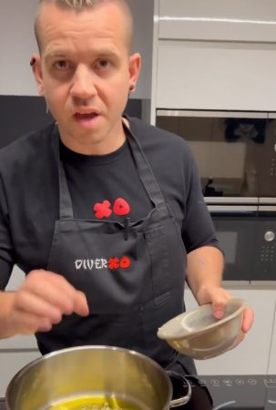 Dabiz Muñoz cierra el debate sobre el aceite y cocer pasta 84 Merca2.es Dabiz Muñoz explica por qué echa aceite a la pasta