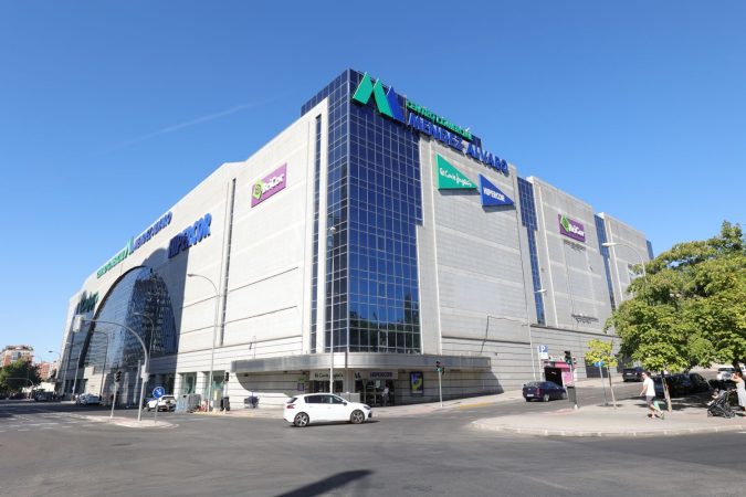 El Corte Inglés ofrece sueldos de 1.500 euros sin experiencia 1 Merca2.es EuropaPress 4673297 edificio corte ingles mendez alvaro distrito arganzuela 11 septiembre 2022 Merca2.es