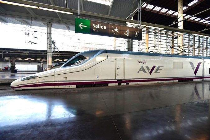 No te pierdas la superoferta de Renfe para inaugurar el nuevo AVE Madrid-Asturias, ¡corre que se acaban los billetes! 34 Merca2.es Renfe AVE