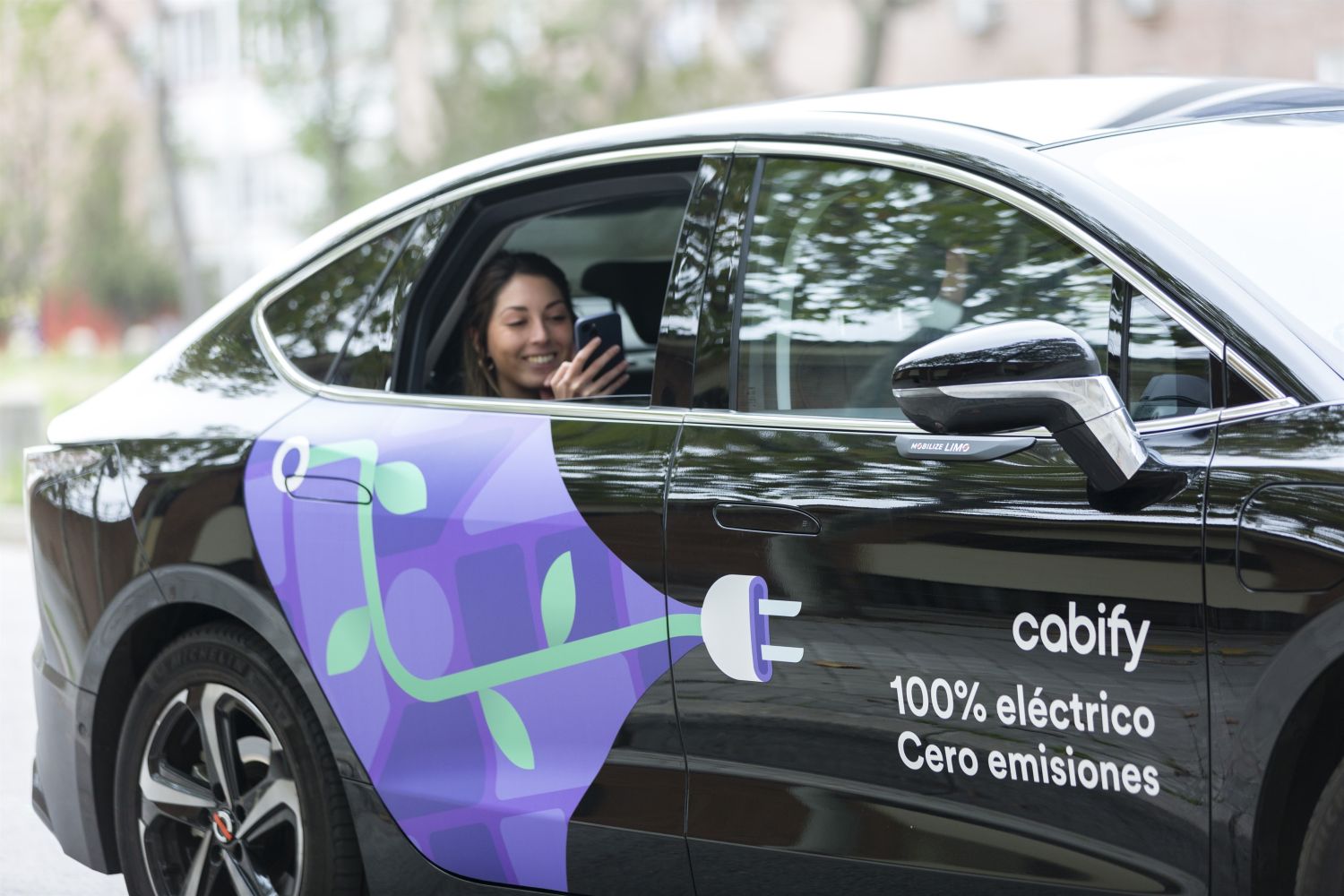 Cabify «secuestra» a los conductores con las horas extra en su contrato
