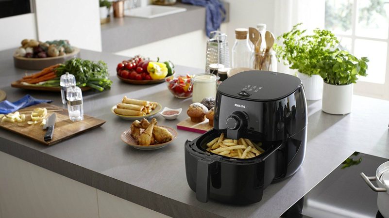 Freidora de aire en cocina Merca2.es